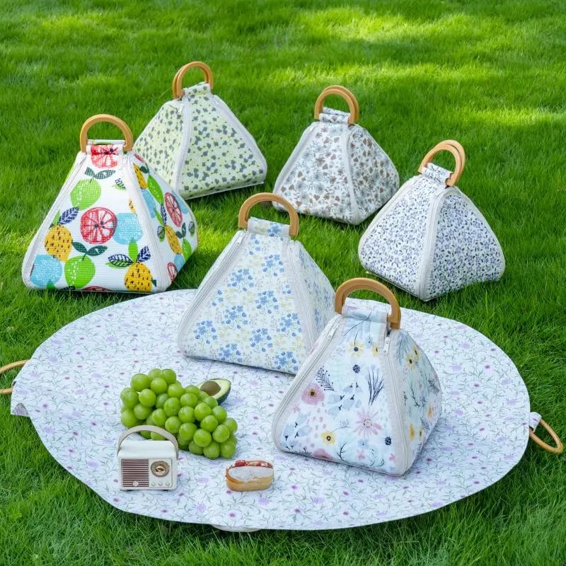 🌿 Foldable Waterproof Picnic Blanket with Carry Handle – Thick Padded Outdoor Mat for Beach, Camping & Travel